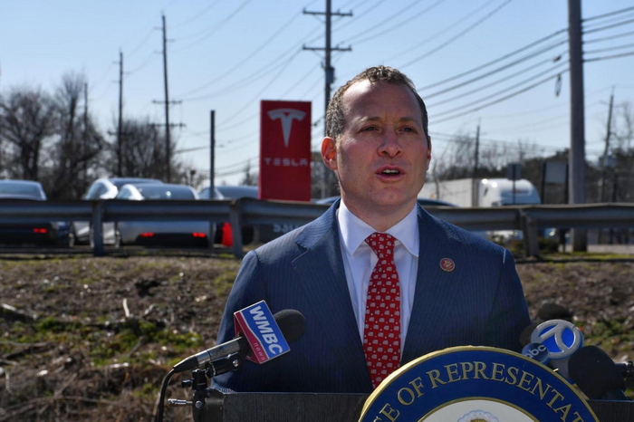 Rep. Josh Gottheimer addressing the loss of AM radio in some electric vehciles